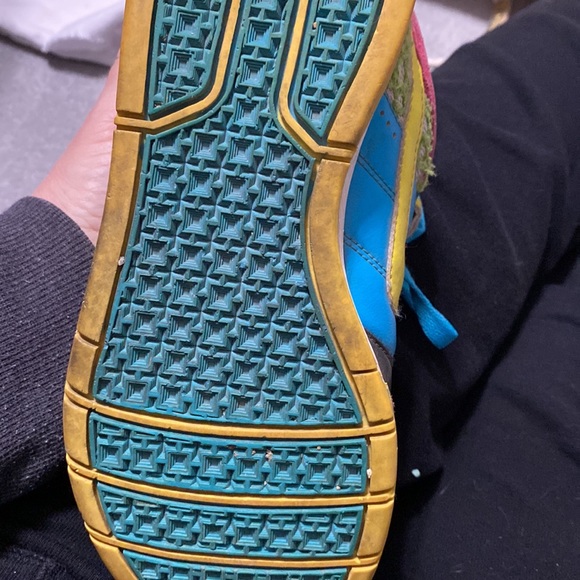 Size 8 Nike 6.0 yellow swish, blue green, red gray - Picture 4 of 6